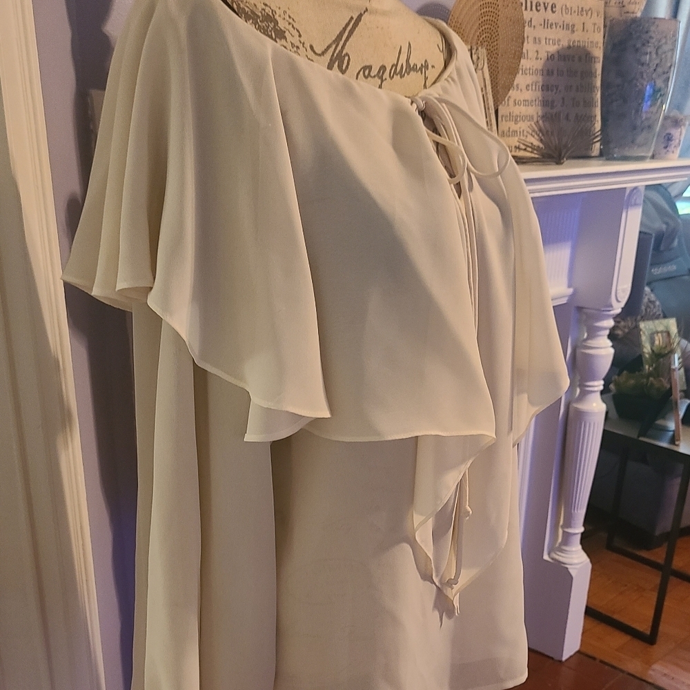 Exquisite Blouse Size Small hp๐ฅ๐ฅ๐ฅ๐ฅ - Picture 7 of 16